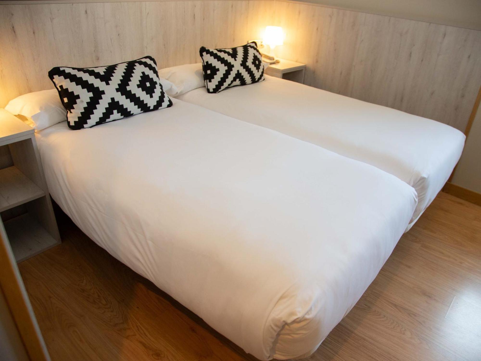 Hotel Restaurante Cadosa Сория Экстерьер фото