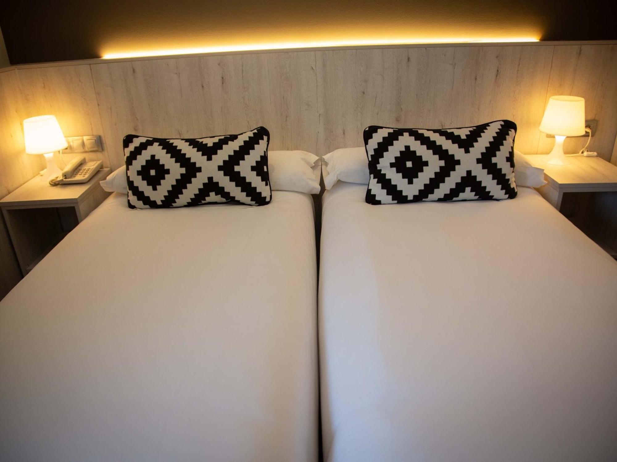 Hotel Restaurante Cadosa Сория Экстерьер фото
