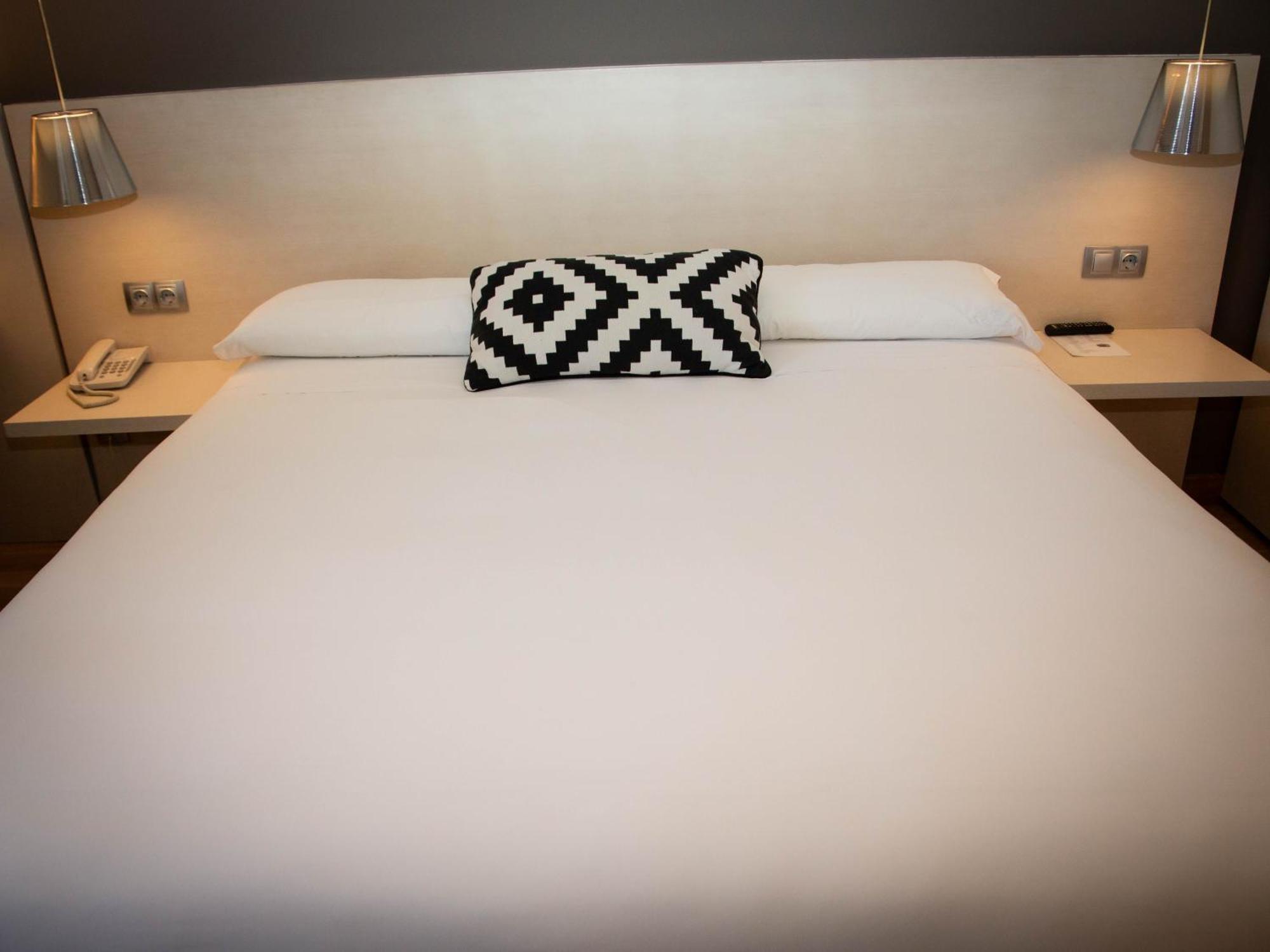 Hotel Restaurante Cadosa Сория Экстерьер фото